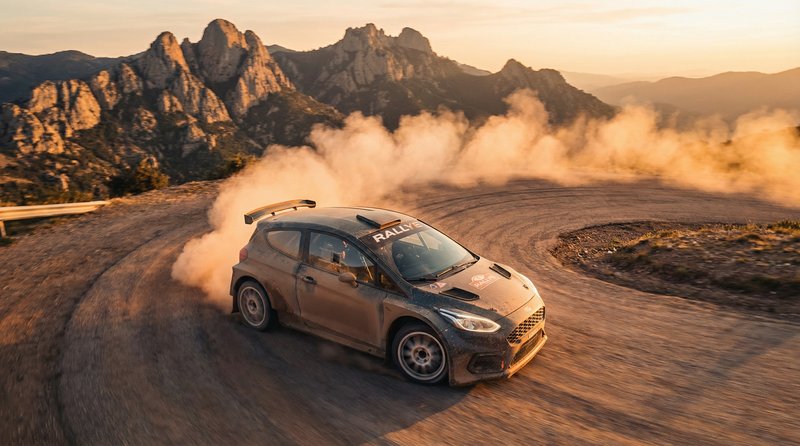 肉丝跑车视频分享：山路拉力赛